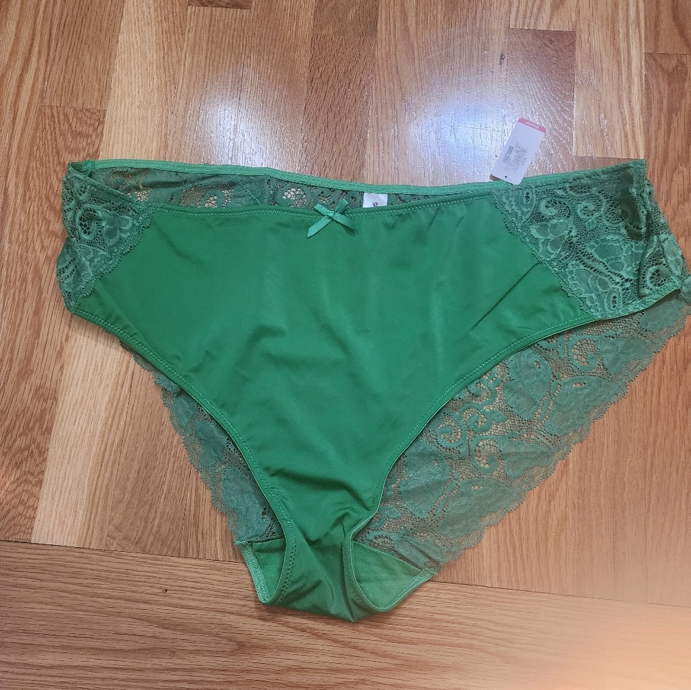 LL - Green Lace Women's Intimate